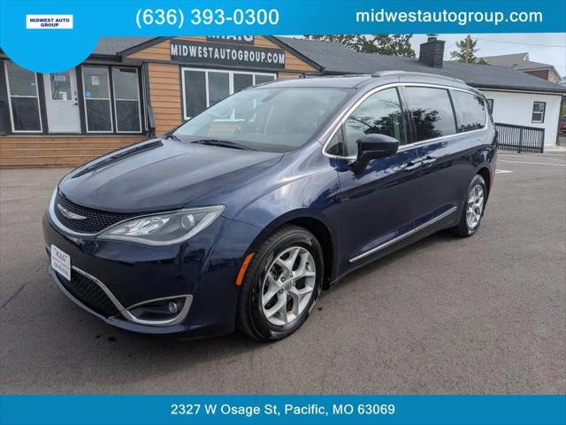 2017 Chrysler Pacifica Touring-L for sale in Pacific, MO