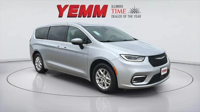 2023 Chrysler Pacifica Touring L for sale in Galesburg, IL