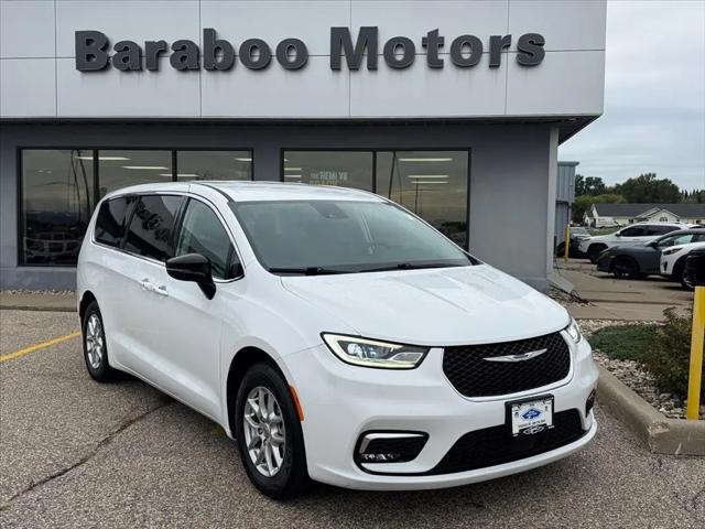 2024 Chrysler Pacifica Touring L for sale in Baraboo, WI