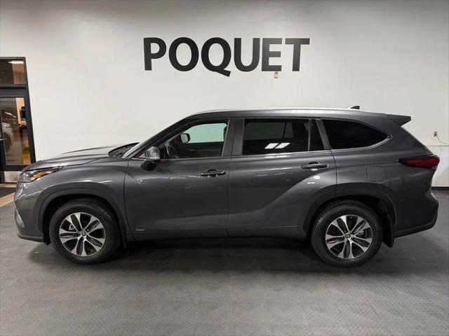 2023 Toyota Highlander Hybrid XLE for sale in Golden Valley, MN