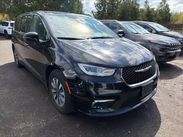 2024 Chrysler Pacifica Hybrid Select for sale in Portland, OR