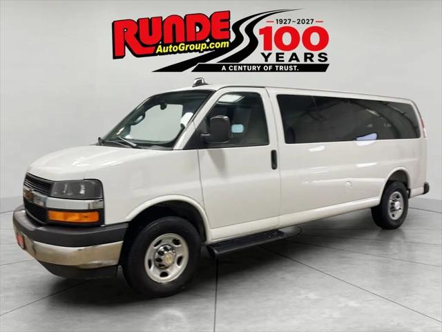 2025 Chevrolet Express Passenger RWD 3500 Extended Wheelbase LT for sale in East Dubuque, IL