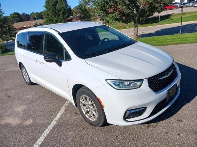 2025 Chrysler Pacifica Select for sale in Fremont, MI