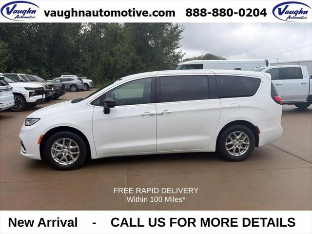 2025 Chrysler Pacifica Select for sale in Ottumwa, IA