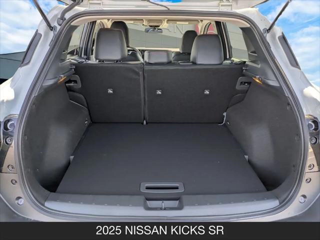 2025 Nissan Kicks SR FWD