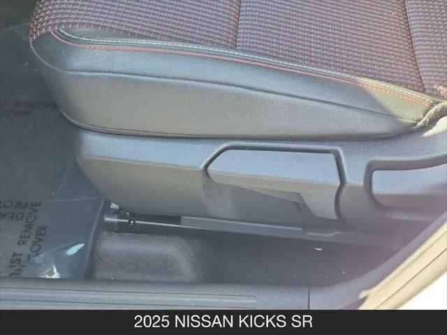 2025 Nissan Kicks SR FWD