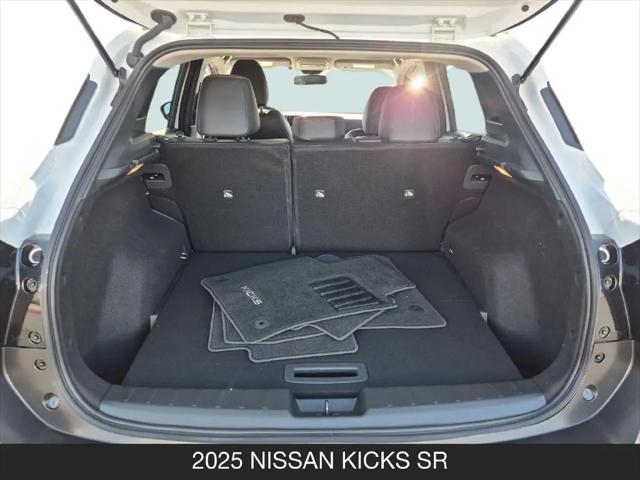 2025 Nissan Kicks SR FWD