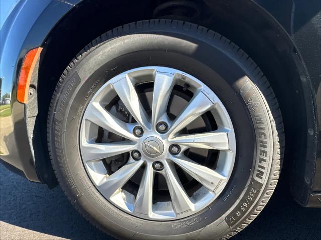 2017 Chrysler Pacifica Touring-L