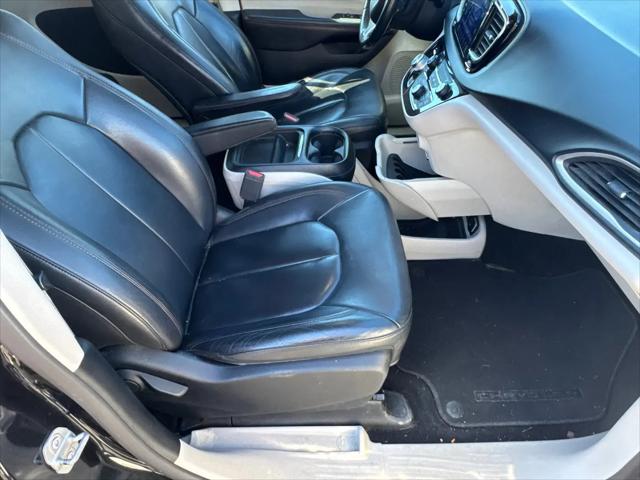 2017 Chrysler Pacifica Touring-L
