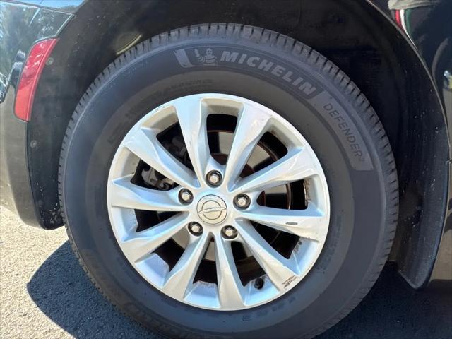 2017 Chrysler Pacifica Touring-L