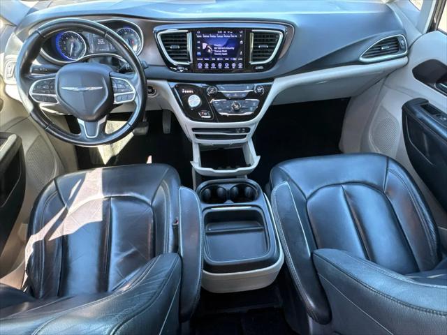 2017 Chrysler Pacifica Touring-L