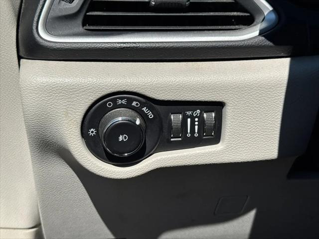 2017 Chrysler Pacifica Touring-L