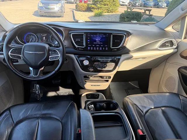 2017 Chrysler Pacifica Touring-L