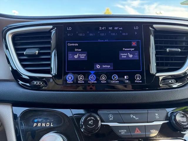 2017 Chrysler Pacifica Touring-L