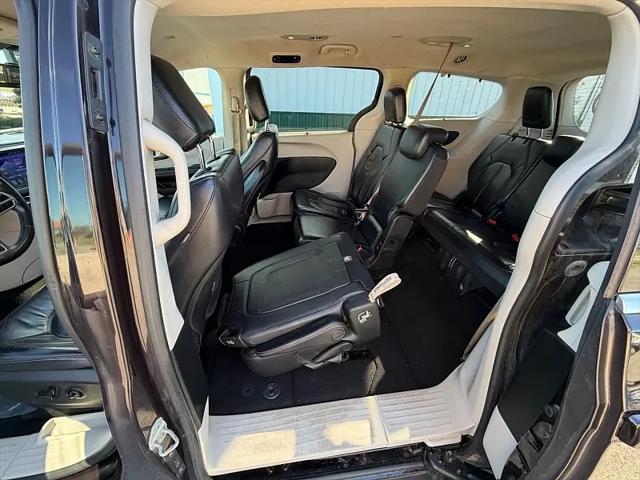 2017 Chrysler Pacifica Touring-L