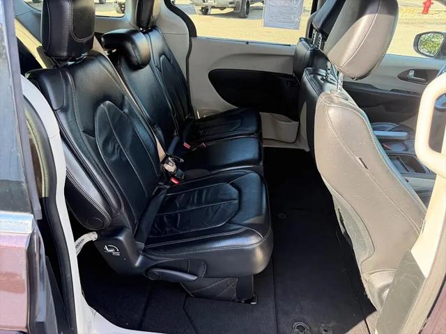 2017 Chrysler Pacifica Touring-L