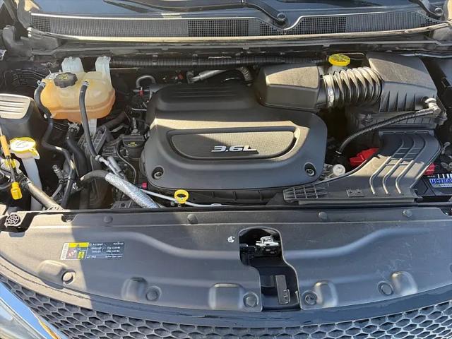 2017 Chrysler Pacifica Touring-L