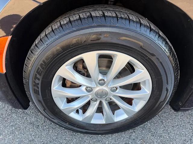 2017 Chrysler Pacifica Touring-L