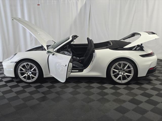 2025 Porsche 911 Carrera Cabriolet