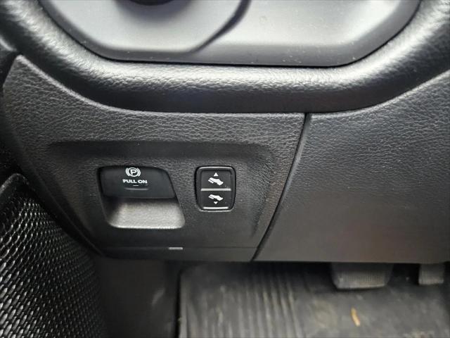 2020 Ram 1500 Big Horn Crew Cab 4x4 57 Box
