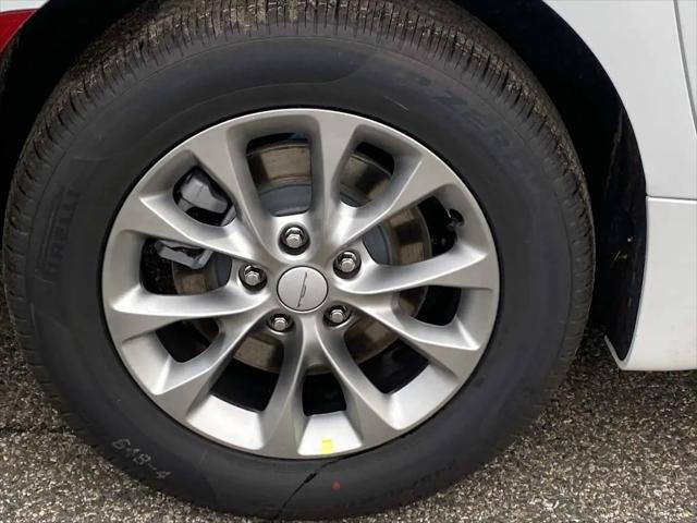 2027 Chrysler Pacifica Select AWD