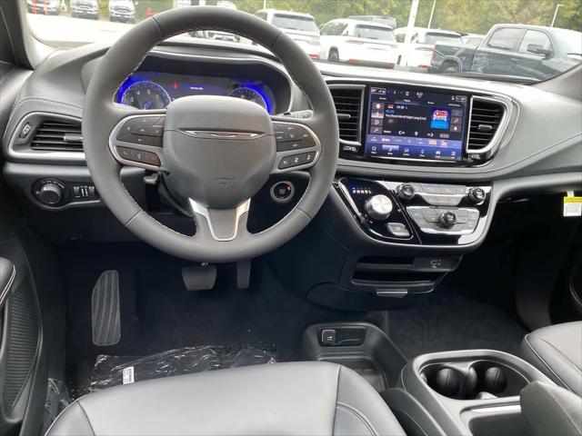 2027 Chrysler Pacifica Select AWD