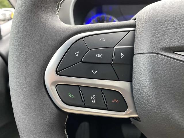 2027 Chrysler Pacifica Select AWD