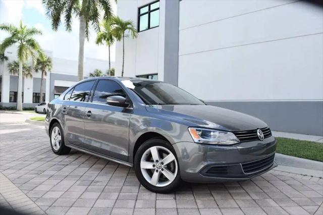 2014 Volkswagen Jetta 2.0L TDI for sale in Royal Palm Beach, FL