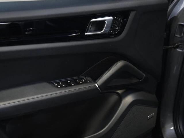 2022 Porsche Cayenne E-Hybrid Cayenne E-Hybrid