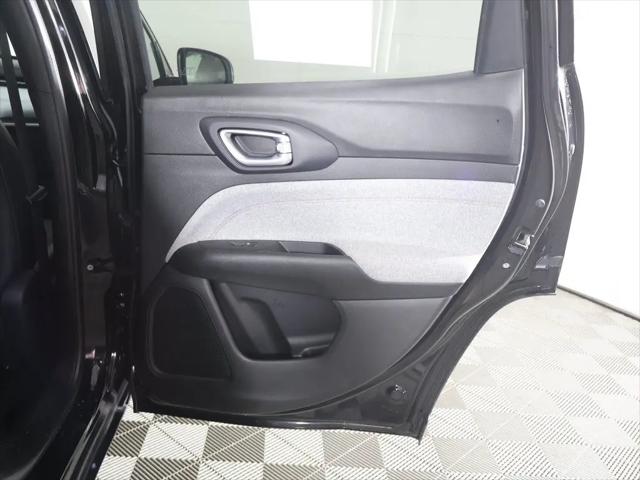 2023 Jeep Compass Latitude Lux FWD