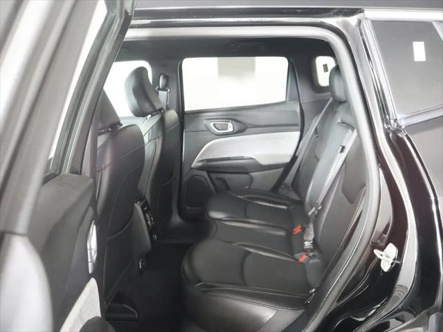 2023 Jeep Compass Latitude Lux FWD