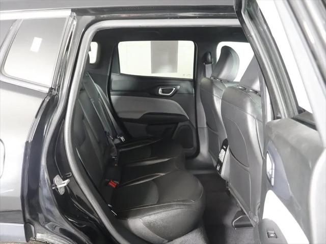 2023 Jeep Compass Latitude Lux FWD
