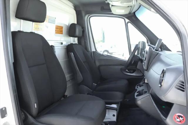 2019 Freightliner Sprinter Standard Roof V6