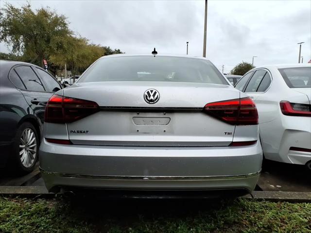 2017 Volkswagen Passat 1.8T R-Line