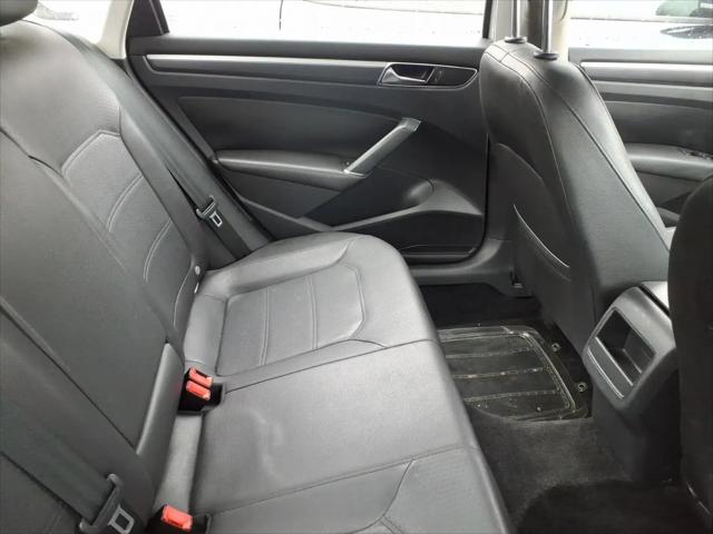 2017 Volkswagen Passat 1.8T R-Line