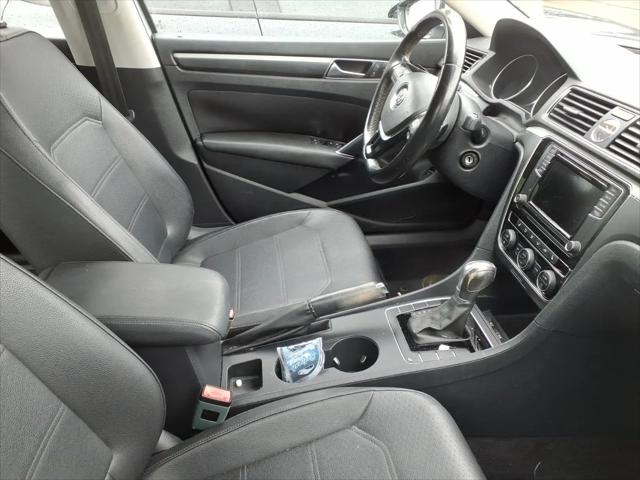 2017 Volkswagen Passat 1.8T R-Line