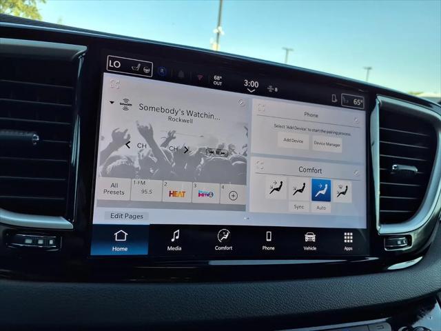 2025 Chrysler Pacifica Select