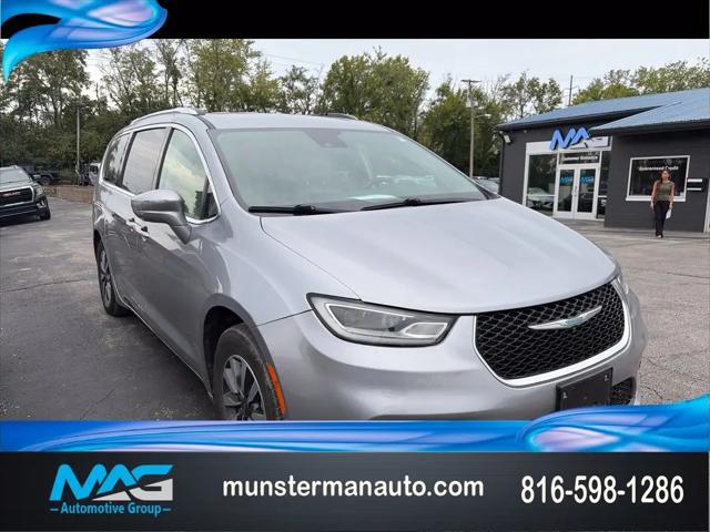 2021 Chrysler Pacifica Hybrid Touring L for sale in Blue Springs, MO