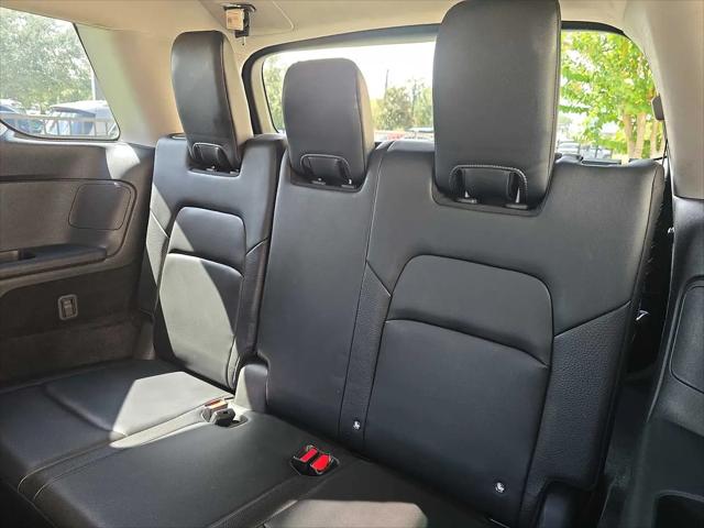 2023 Nissan Pathfinder SL FWD