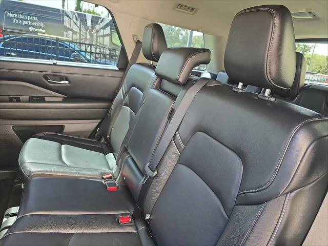 2023 Nissan Pathfinder SL FWD
