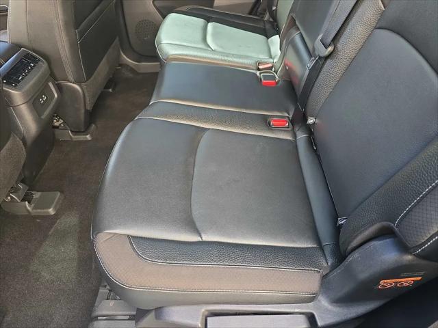 2023 Nissan Pathfinder SL FWD