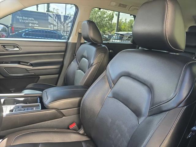 2023 Nissan Pathfinder SL FWD