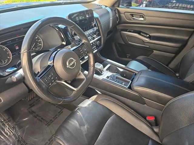 2023 Nissan Pathfinder SL FWD