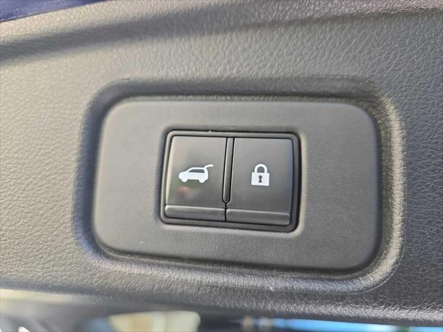 2023 Nissan Pathfinder SL FWD