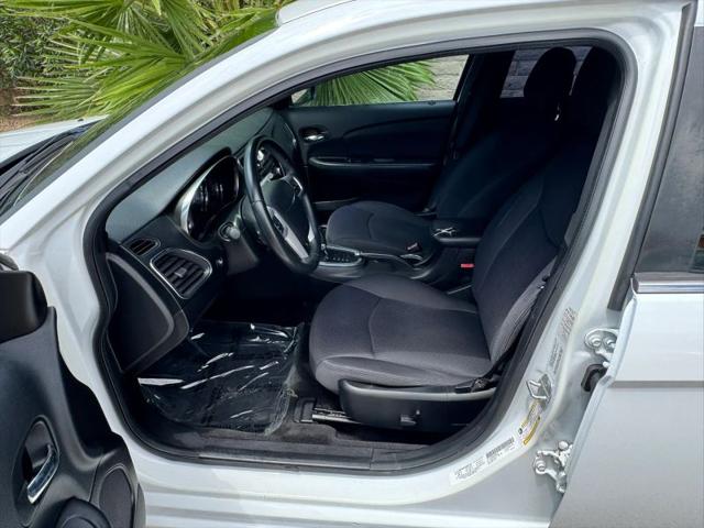 2013 Chrysler 200 Touring