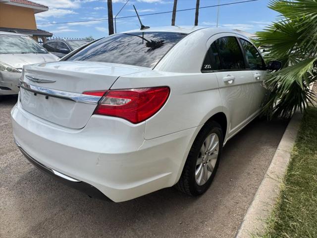 2013 Chrysler 200 Touring