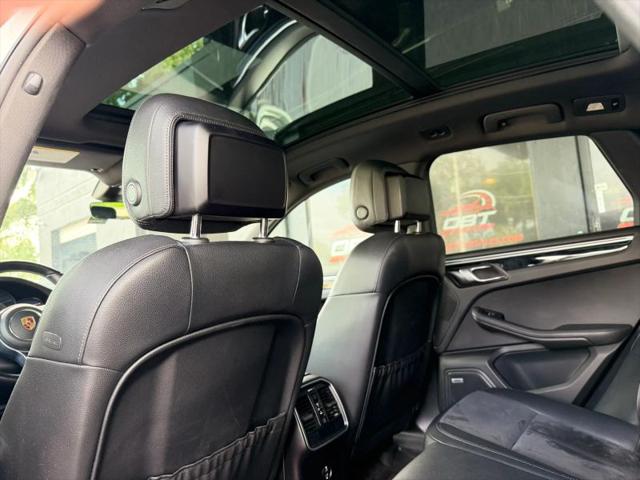2021 Porsche Macan Base
