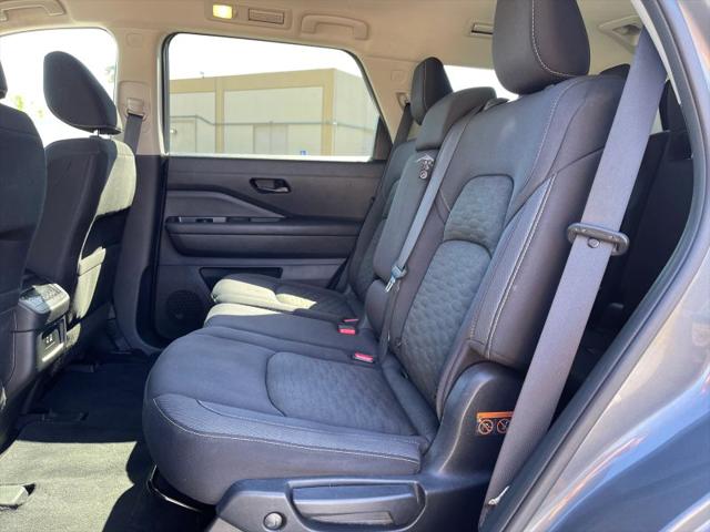 2023 Nissan Pathfinder SV FWD