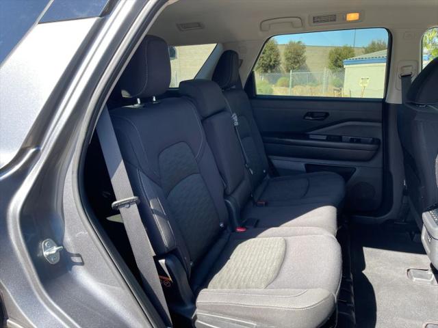 2023 Nissan Pathfinder SV FWD