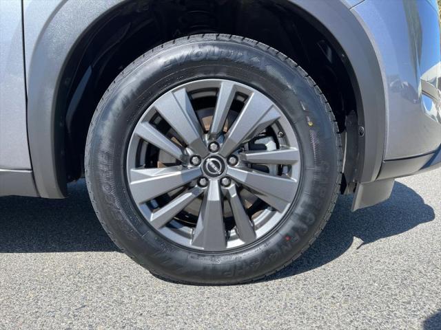 2023 Nissan Pathfinder SV FWD